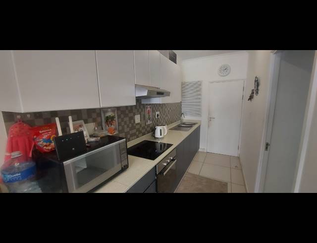 1 BEDROOM APARTMENT FOR SALE IN UMHLANGA RIDGE